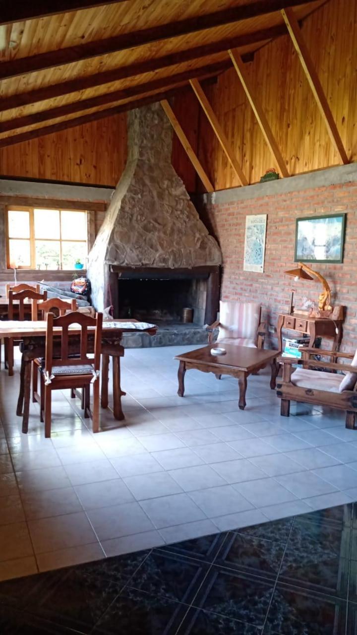 Hosteria Altas Cumbres El Chalten Esterno foto